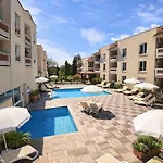 Le Familial - T3 Piscine, Climatisation & Balcon