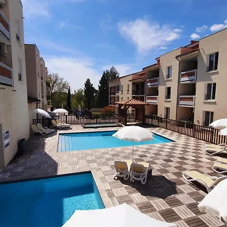 Le Familial - T3 Piscine, Climatisation&balcon *